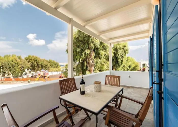 Apartment Center Living Naousa (Paros)